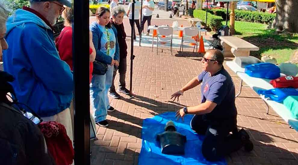 Vecinos aprendieron maniobras de reanimación y técnica de Heimlich