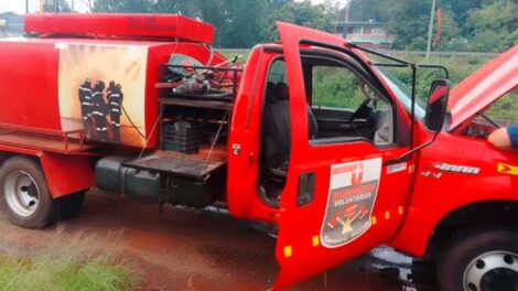La autobomba de Candelaria sufrió un grave incendio eléctrico