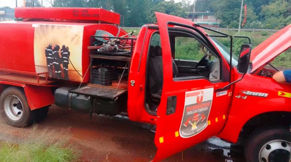 La autobomba de Candelaria sufrió un grave incendio eléctrico