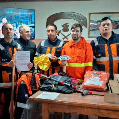Bomberos de Trevelin recibieron kits de la Fundación Bomberos de Argentina