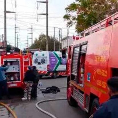 Dos bomberos debieron recibir asistencia médica por descompensaciones