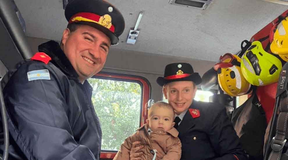 Dos bomberos voluntarios contrajeron matrimonio en Rosario