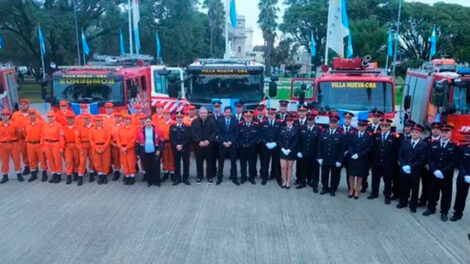 Bomberos  celebraron su día con la incorporación de dos nuevas unidades