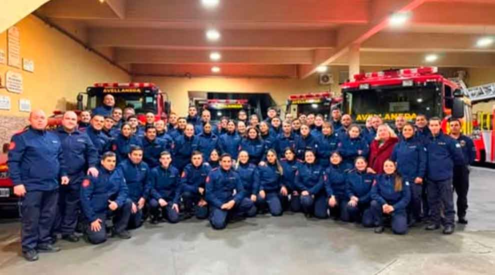 FSE Equipamientos proveyó indumentaria a los Bomberos de Avellaneda