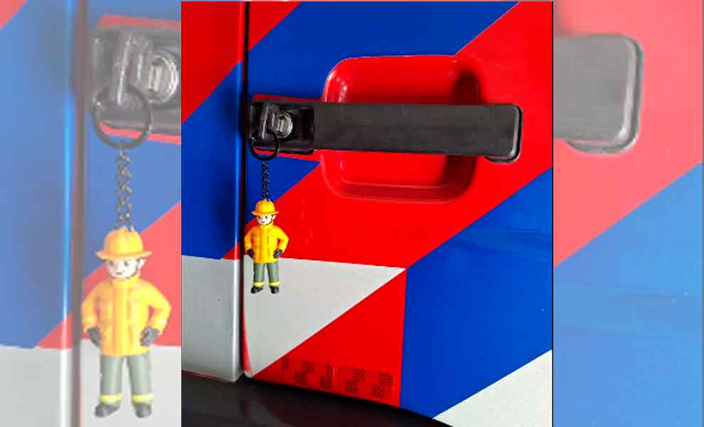 Bomberos Voluntarios de Punta Alta lanzan llaveros solidarios a la venta