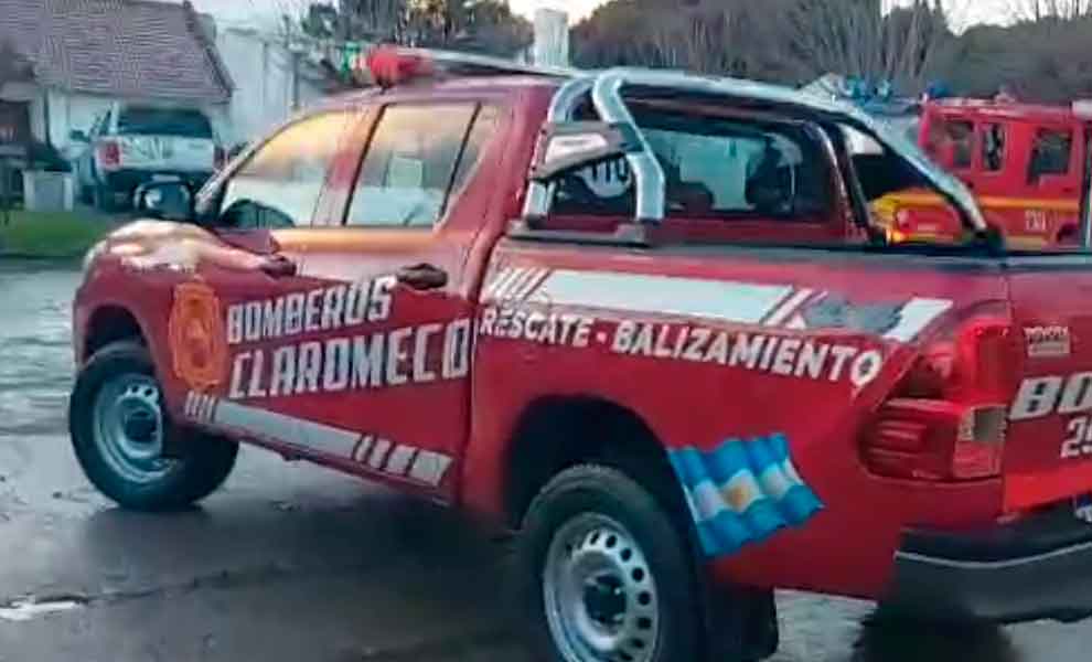Bomberos Voluntarios de Claromecó presentan una nueva camioneta 0 km