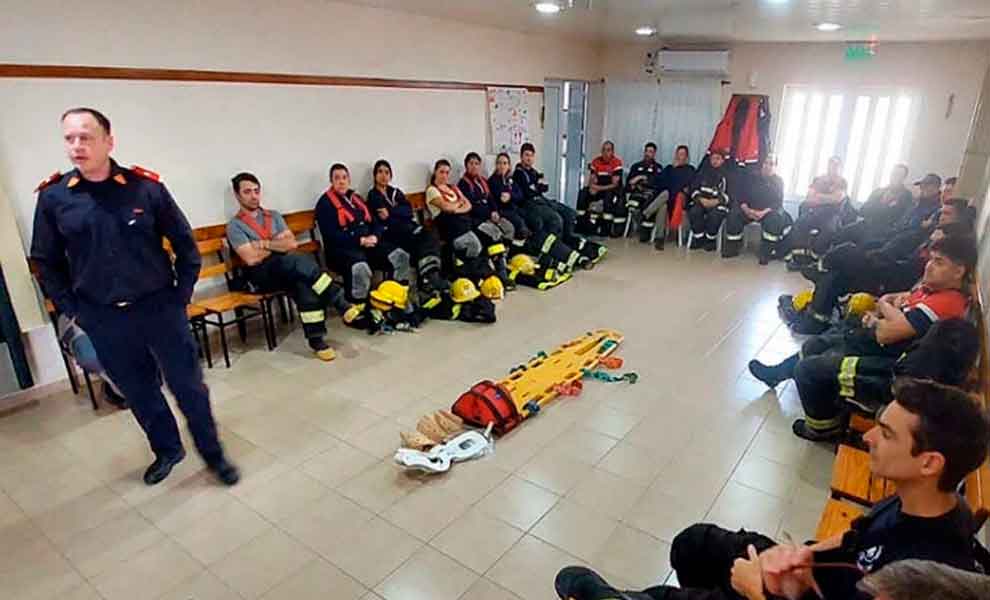 Bomberos Voluntarios de Rivera brindaron una capacitación de rescate técnico a sus pares de Tres Lomas