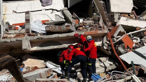 El Consorcio Provincial moviliza diez efectivos y una unidad canina tras el sismo