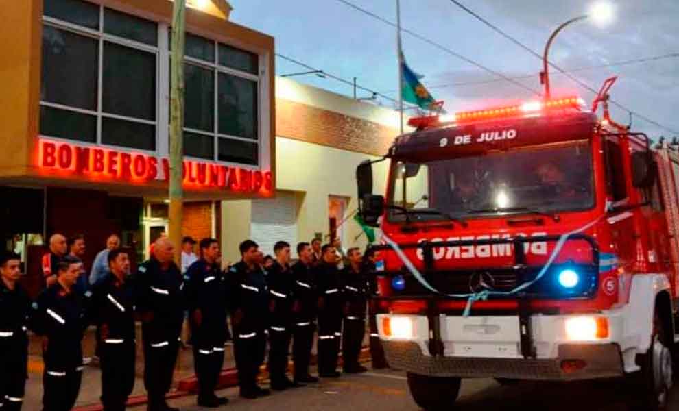 Bomberos Voluntarios de Nueve de Julio celebran sus 80 años de historia