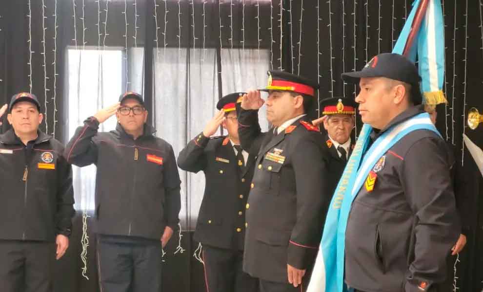Bomberos celebran su 87.° aniversario con la presentación de moderno equipamiento táctico