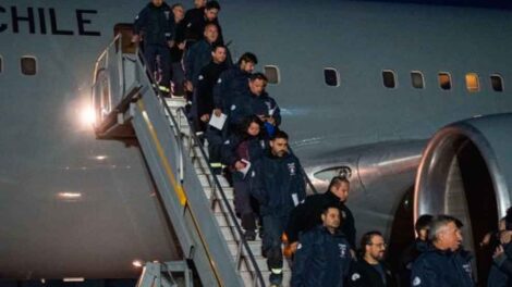 El grupo USAR de Bomberos de Chile regresó al país tras misión de rescate en Venezuela
