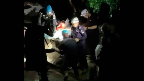 La Defensa Civil de Jordania rescató a un niño de tres años atrapado seis días