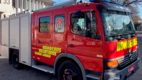 Los Bomberos Voluntarios de Trenque Lauquen incorporaron un camión Mercedes-Benz
