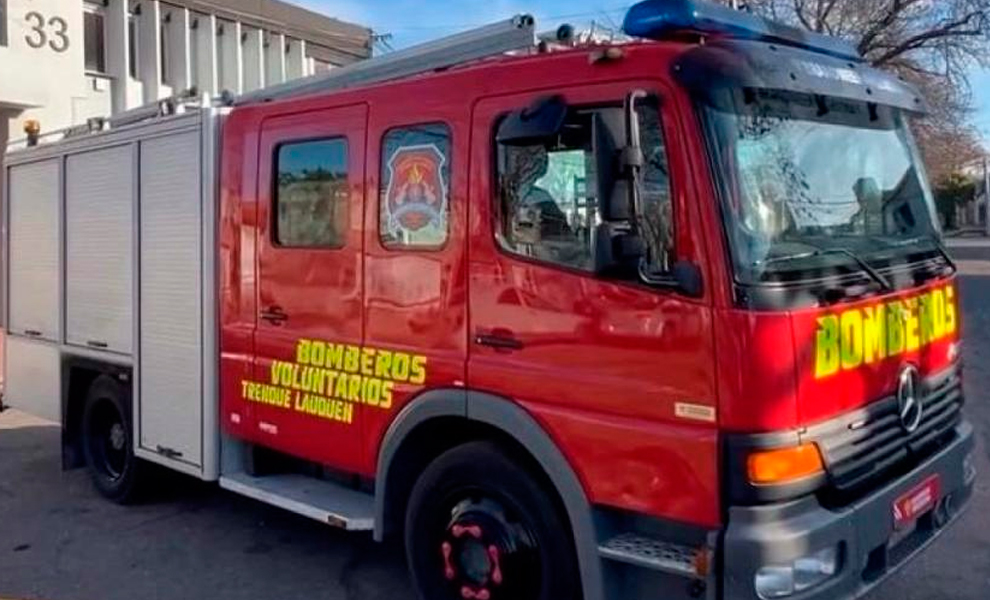 Los Bomberos Voluntarios de Trenque Lauquen incorporaron un camión Mercedes-Benz