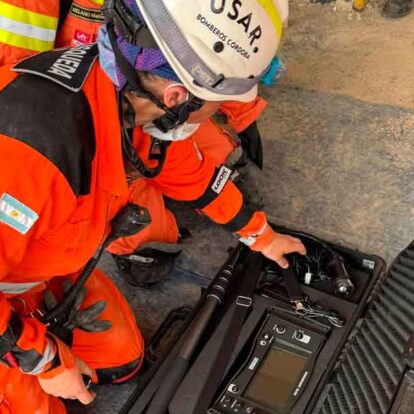 Las brigadas USAR argentinas operan de forma conjunta en el Sector B de La Guaira con tecnología avanzada