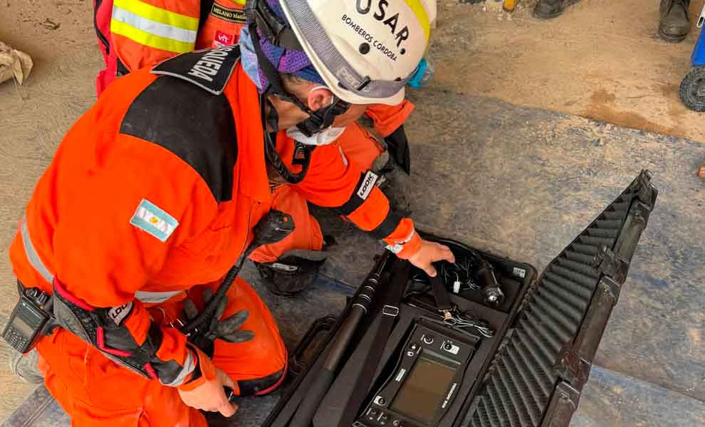 Las brigadas USAR argentinas operan de forma conjunta en el Sector B de La Guaira con tecnología avanzada