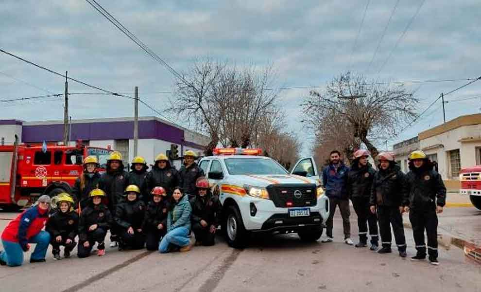 Los Bomberos Voluntarios de Rafael Obligado incorporaron una moderna unidad