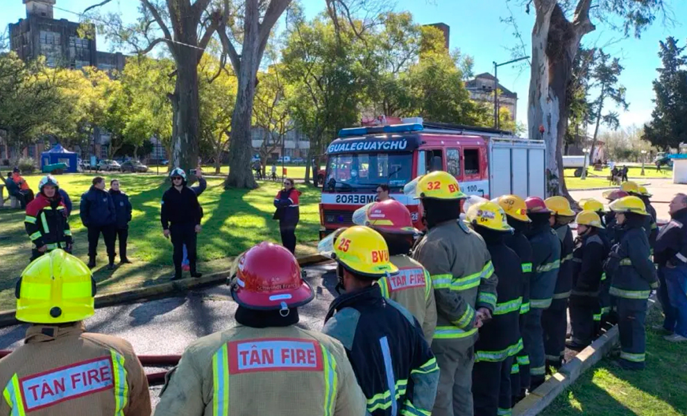 Bomberos de la Regional III se capacitaron en maniobras de abastecimiento hidráulico