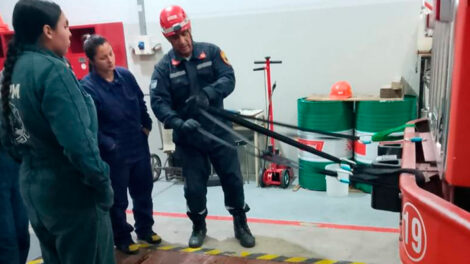 Aspirantes a bomberos fueron capacitados en rescate técnico con cuerdas