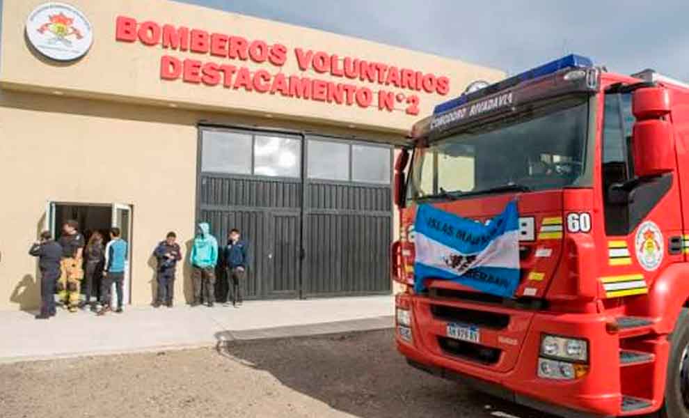 Bomberos de Río Grande salvaron la vida de una beba mediante maniobras de desobstrucción