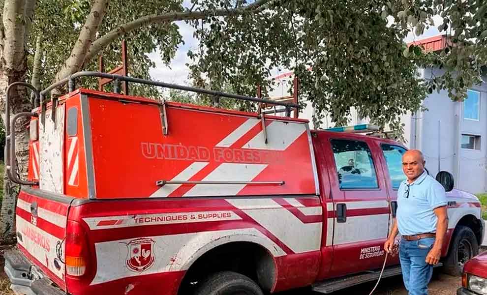 Bomberos Voluntarios de Anchorena incorporaron una Ford F-100 4x4 cedida por el Gobierno