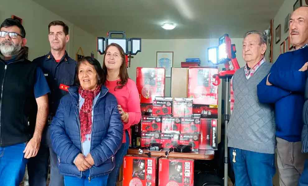 Bomberos Voluntarios de Esquel incorporan reflectores LED portátiles
