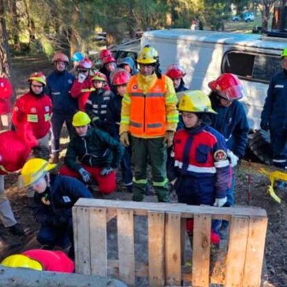 Bomberos Voluntarios de Villa Gobernador Gálvez encabezaron una capacitación regional