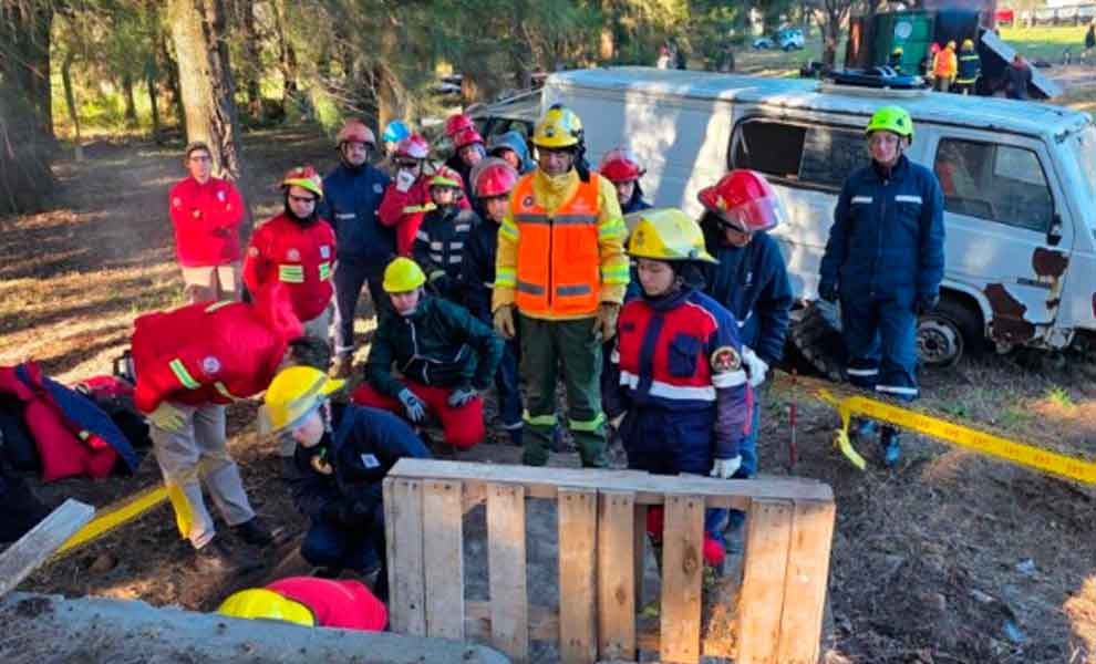 Bomberos Voluntarios de Villa Gobernador Gálvez encabezaron una capacitación regional