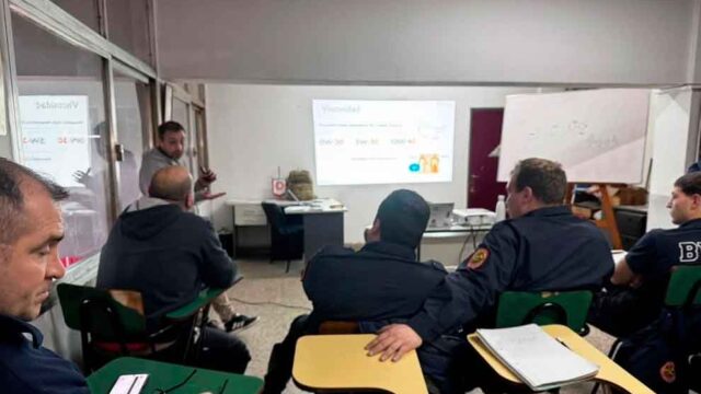 Bomberos de Lomas de Zamora se capacitaron con Daimler Benz en mantenimiento y nuevas tecnologías
