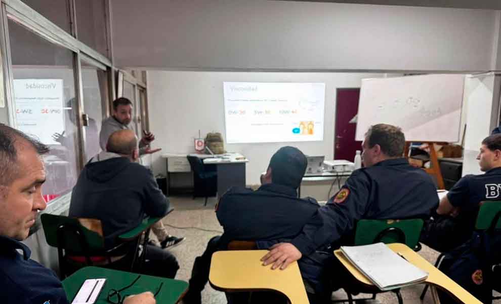 Bomberos de Lomas de Zamora se capacitaron con Daimler Benz en mantenimiento y nuevas tecnologías