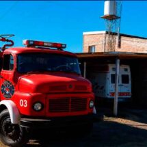 Bomberos lanzaron una campaña solidaria para reparar su primera autobomba