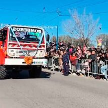 Bomberos Voluntarios de General Roca presentan su nuevo Móvil N° 28