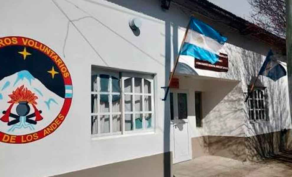 Bomberos sumaron equipamiento técnico y proyectan la remodelación integral de su cuartel