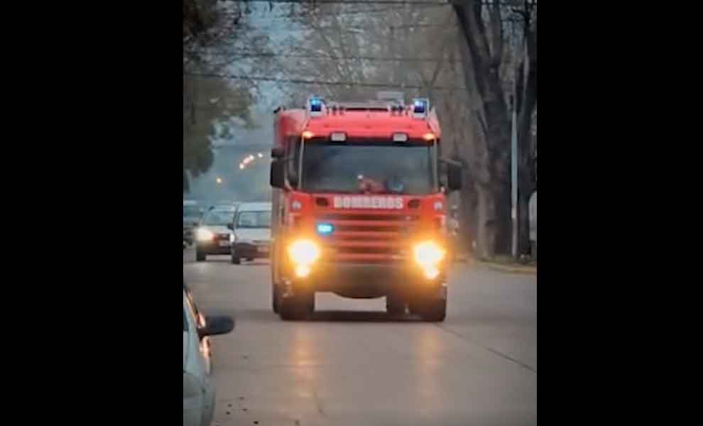 Bomberos Voluntarios Bragado nueva Unidad 37 Scania 4x4 incendios estructurales