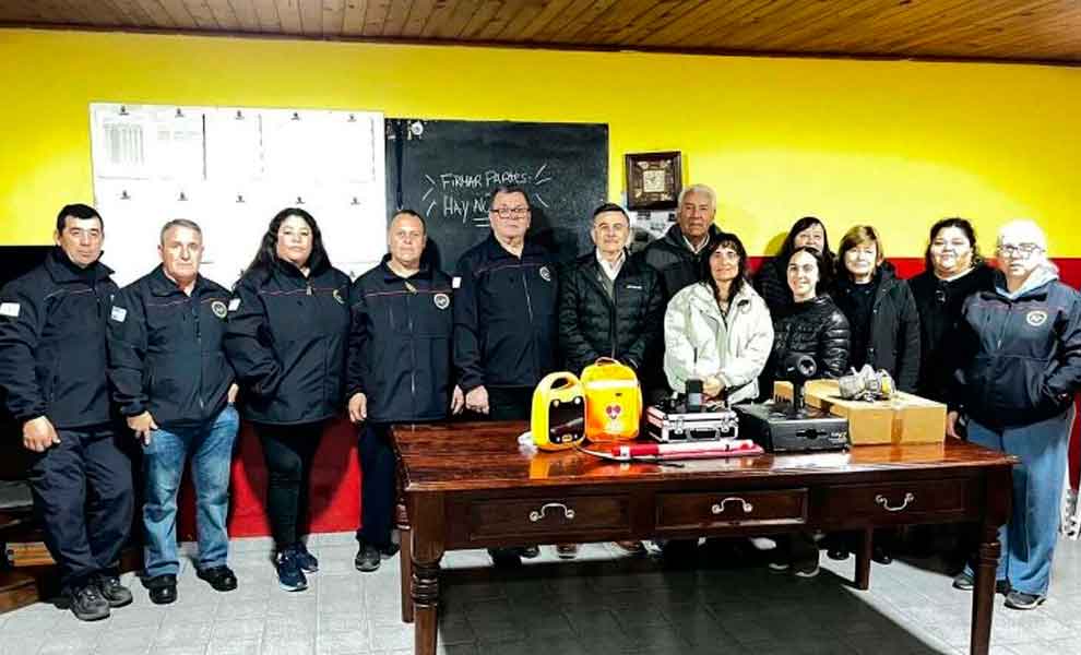 Bomberos Voluntarios de Roberts equipamiento indumentaria Lincoln
