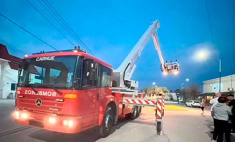 Bomberos Voluntarios de Carhué incorporaron un hidroelevador de 30 metros