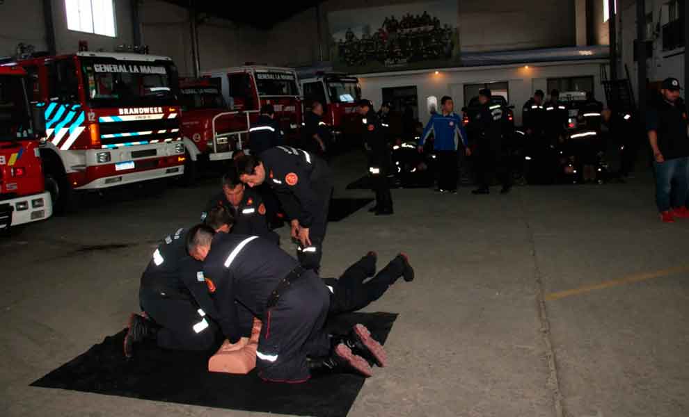 Bomberos desarrollaron una jornada intensiva de capacitación en socorrismo y atención prehospitalaria