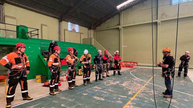 Bomberos de Salliqueló encabezaron una capacitación regional de rescate con cuerdas