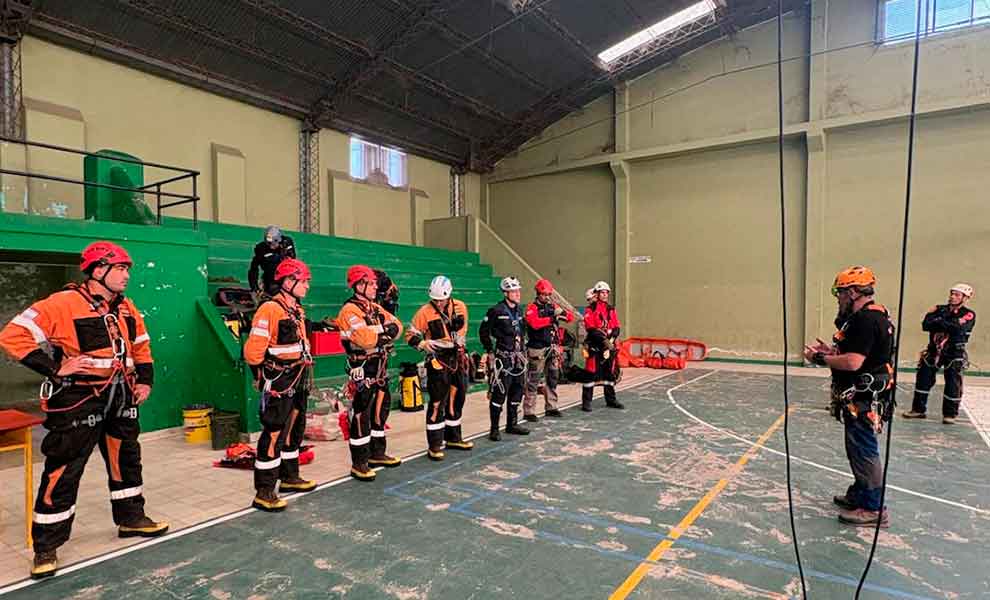 Bomberos de Salliqueló encabezaron una capacitación regional de rescate con cuerdas