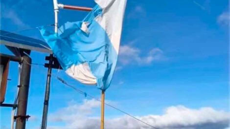 Vandalizaron la repetidora de VHF de Bomberos de Dina Huapi en la cumbre del cerro Villegas