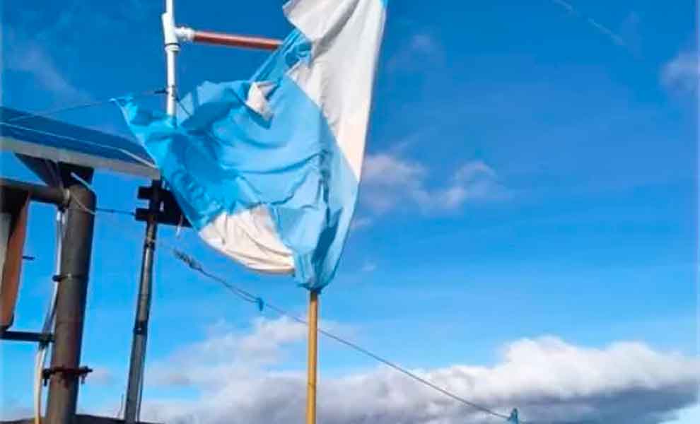 Vandalizaron la repetidora de VHF de Bomberos de Dina Huapi en la cumbre del cerro Villegas