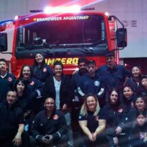 Bomberos Voluntarios de Dolavon incorporaron una autobomba Renault 4x4