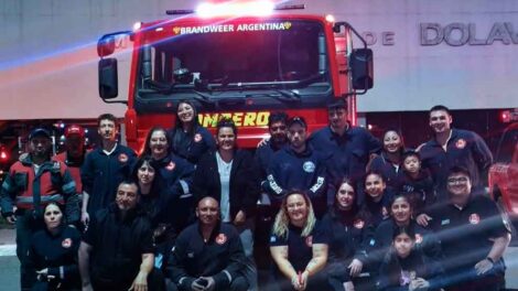 Bomberos Voluntarios de Dolavon incorporaron una autobomba Renault 4x4
