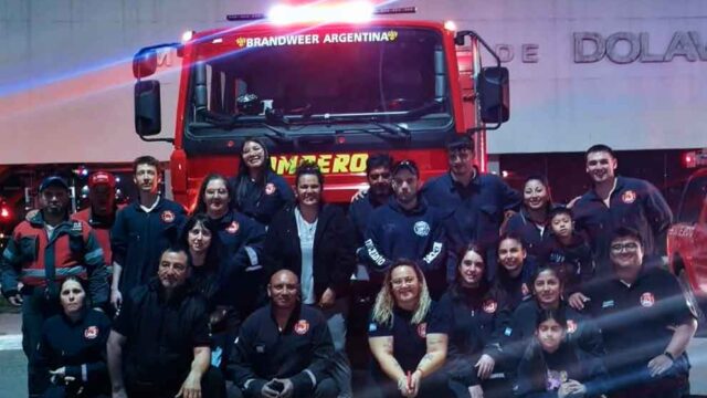 Bomberos Voluntarios de Dolavon incorporaron una autobomba Renault 4x4