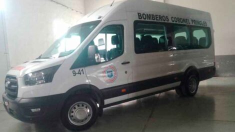 Bomberos Voluntarios de Coronel Pringles presentaron un minibús 0 km