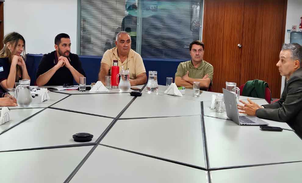 El Consejo Nacional de Bomberos mantuvo una reunión técnica con Scott Safety