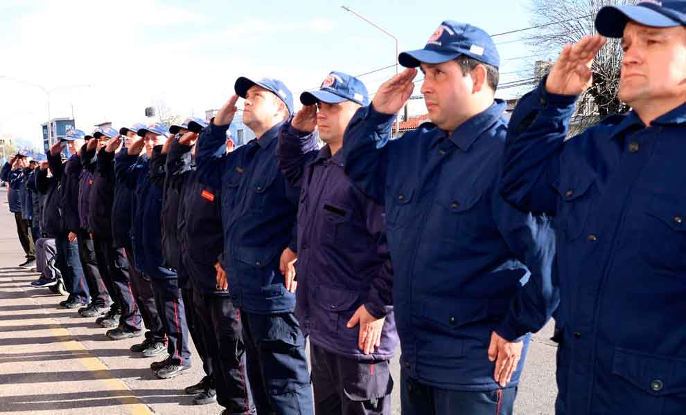 La Asociación de Bomberos Voluntarios de Olavarría celebró su 77° aniversario