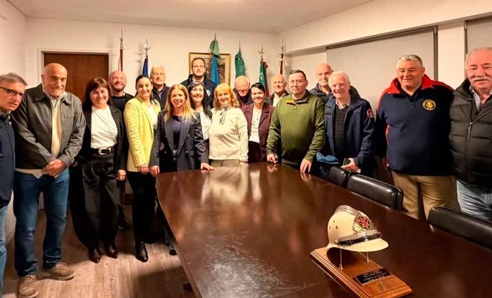 Bernal: una mujer asume por primera vez la presidencia de la Asociación de Bomberos