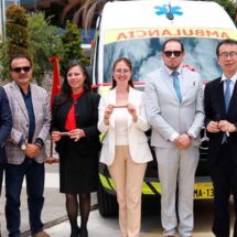 La Embajada de Japón entregó una ambulancia a Bomberos del cantón Cevallos