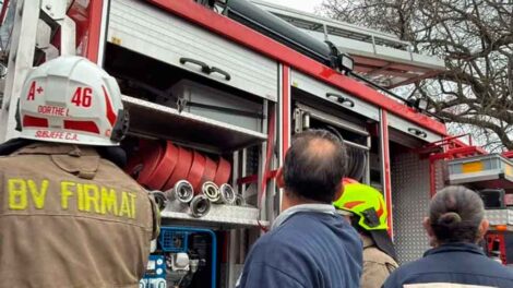 Los Bomberos Voluntarios de Firmat incorporaron una autobomba holandesa